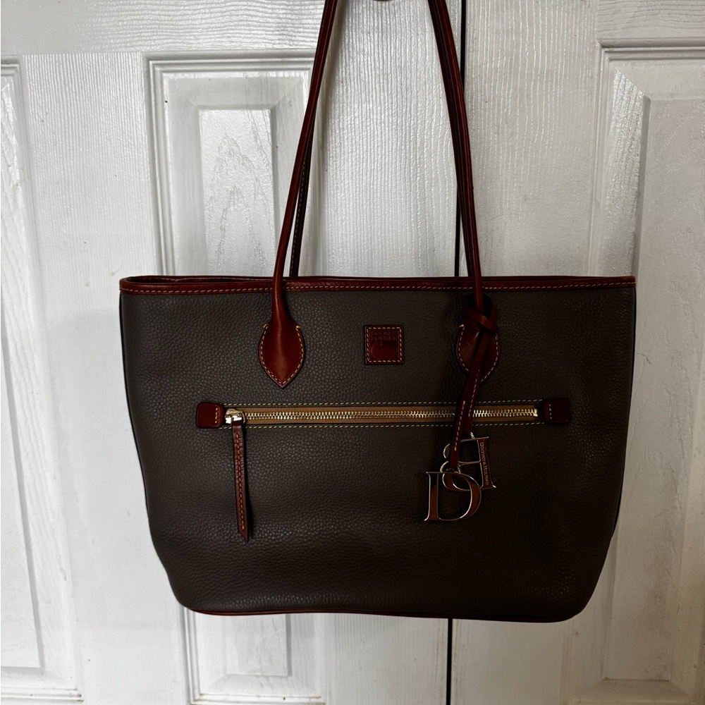 Dooney & Bourke Gray leather shoulder bag